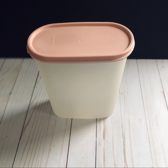 Tupperware Modular Mate 4, 9-3/4 Cup #1614 - Picture 4 of 6